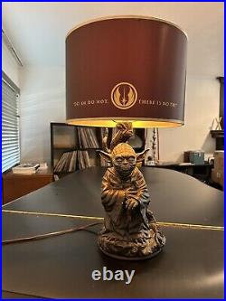 STAR WARS Jedi Master Yoda Masterpiece Tabletop Lamp Ltd Ed