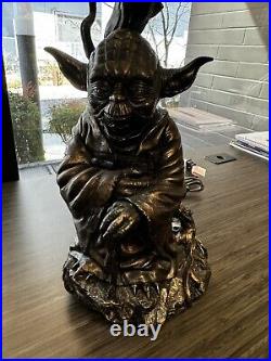 STAR WARS Jedi Master Yoda Masterpiece Tabletop Lamp Ltd Ed