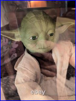 Star Wars Legendary Yoda Interactive Toy with Light Saber Star Wars Legendary Yoda Interactive Toy with Light Saber