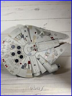 Star Wars Millennium Falcon Hasbro Europe C-2604A Plastic Ship Display 28