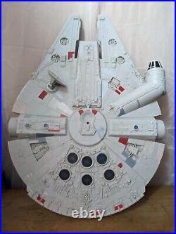 Star Wars Millennium Falcon Hasbro Europe C-2604A Plastic Ship Display 28