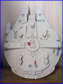 Star Wars Millennium Falcon Hasbro Europe C-2604A Plastic Ship Display 28