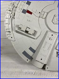 Star Wars Millennium Falcon Hasbro Europe C-2604A Plastic Ship Display 28