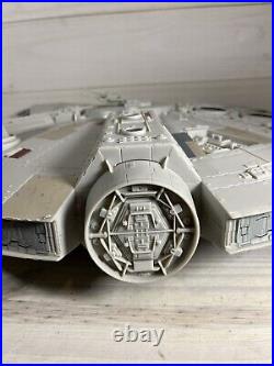 Star Wars Millennium Falcon Hasbro Europe C-2604A Plastic Ship Display 28