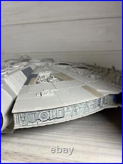 Star Wars Millennium Falcon Hasbro Europe C-2604A Plastic Ship Display 28